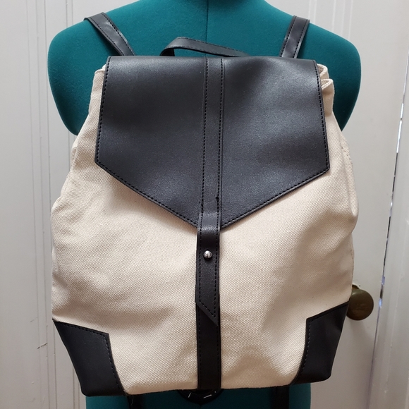 Deux Lux Demi Backpack - Picture 1 of 3